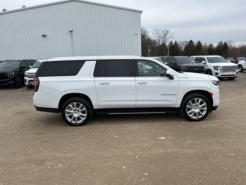 Used 2024 Chevrolet Suburban High Country image 6