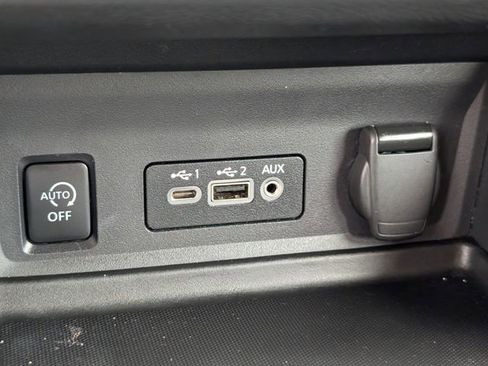 Used 2024 Nissan Sentra SV w/ Trunk Package image 15