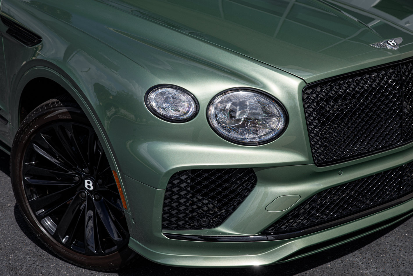 Used 2023 Bentley Bentayga Speed AWD/4WD image 29