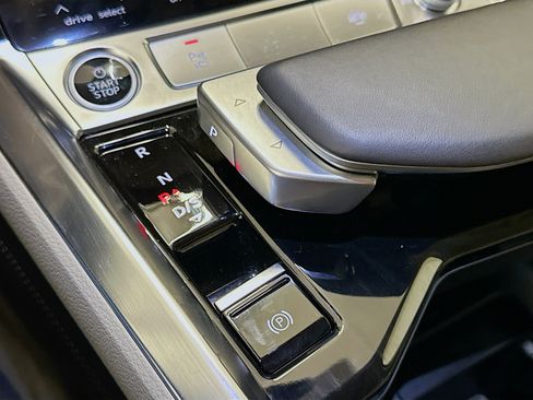 Used 2024 Audi Q8 e-tron Premium Plus w/ Premium Plus Package AWD/4WD image 25