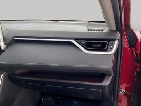 Used 2019 Toyota RAV4 Limited w/ Cold Weather Package FWD image 19