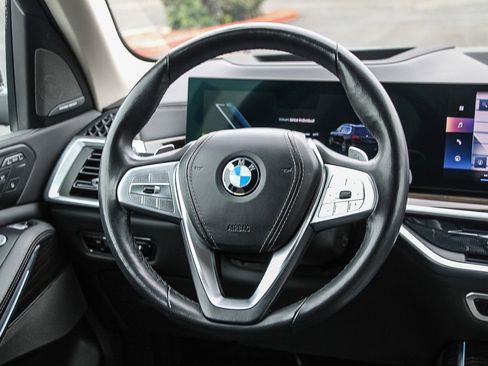 Used 2023 BMW X7 xDrive40i image 12