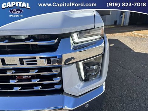 Used 2021 Chevrolet Silverado 2500 LTZ w/ LTZ Convenience Package image 11