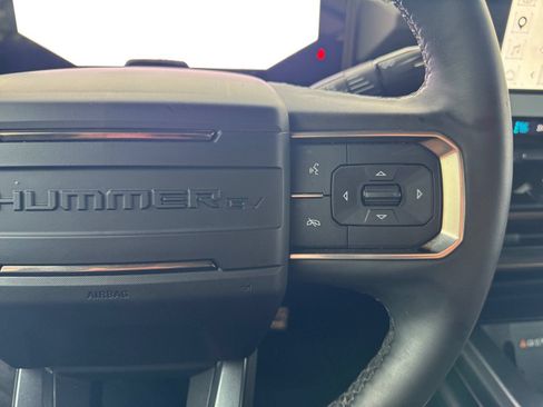 Certified 2025 GMC Hummer EV 3X w/ LPO, Sport Package AWD/4WD image 21
