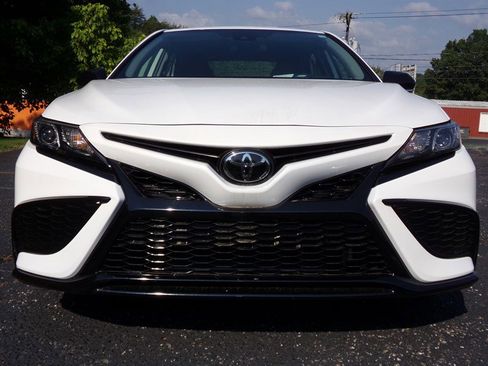 Used 2023 Toyota Camry SE image 2