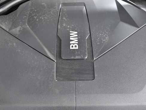 Used 2025 BMW i5 eDrive40i image 36