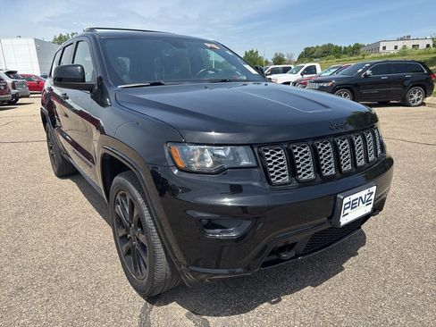 Used 2020 Jeep Grand Cherokee Altitude AWD/4WD image 1
