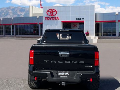 Used 2024 Toyota Tacoma Limited AWD/4WD image 4