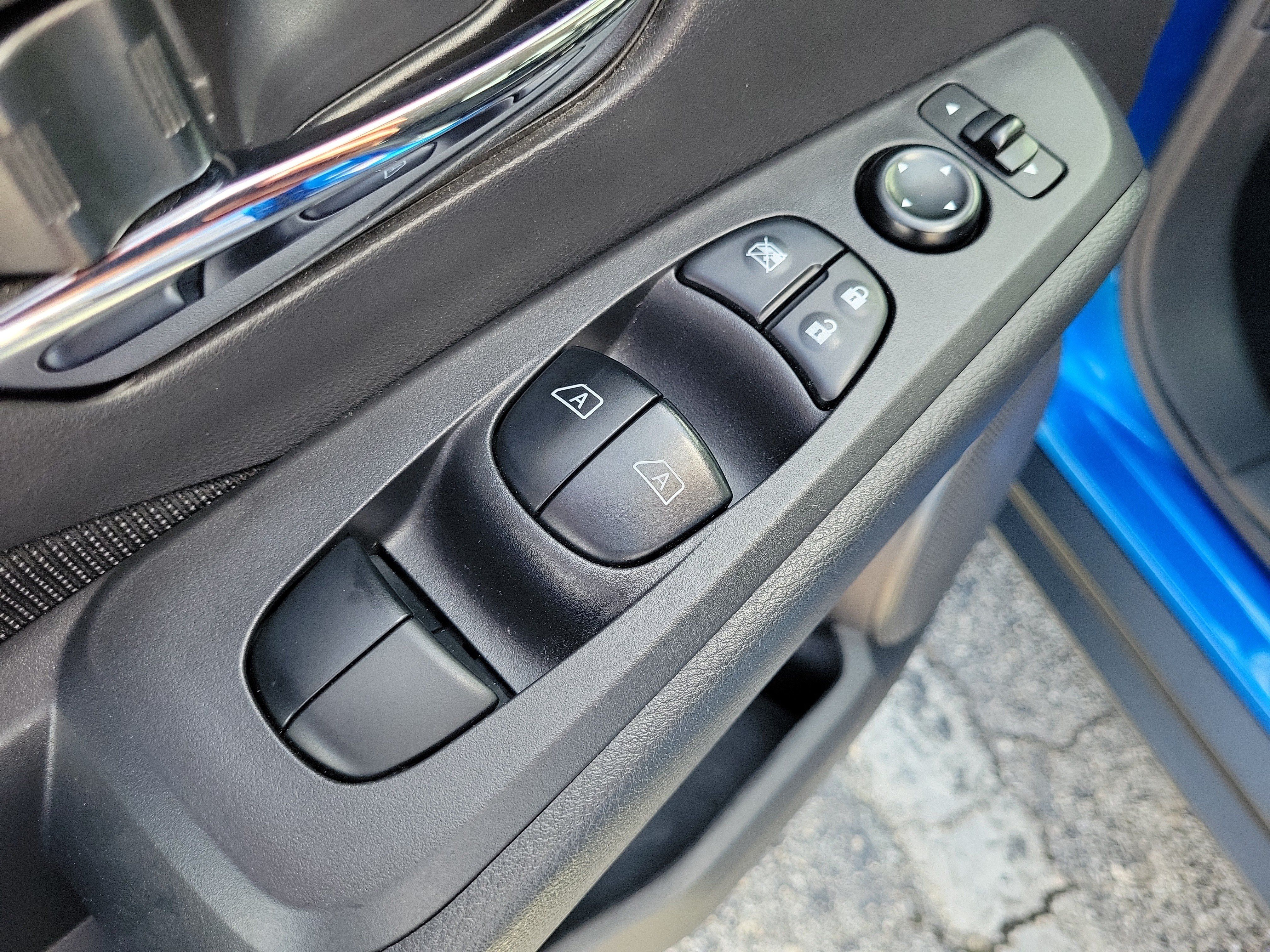 Certified 2022 Nissan Kicks SV FWD image 11