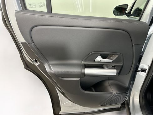 Used 2025 Mercedes-Benz GLA 250 image 27