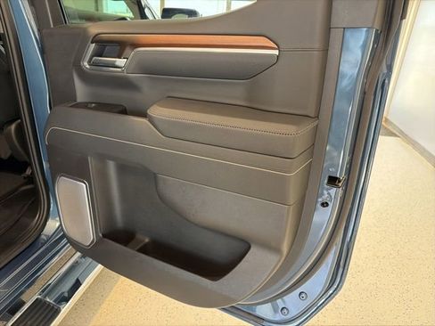 Used 2025 GMC Sierra 1500 Denali AWD/4WD image 48