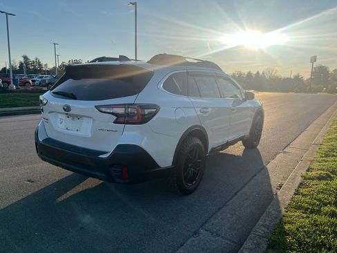 Used 2021 Subaru Outback Premium w/ Tech Package 1 AWD/4WD image 3