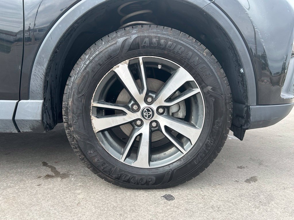 Used 2017 Toyota RAV4 XLE w/ All Weather Liner Package AWD/4WD image 32