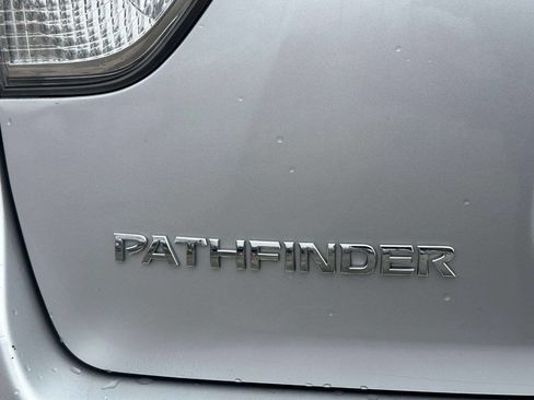 Used 2013 Nissan Pathfinder SL AWD/4WD image 40