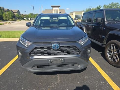 Used 2021 Toyota RAV4 XLE Premium AWD/4WD image 2