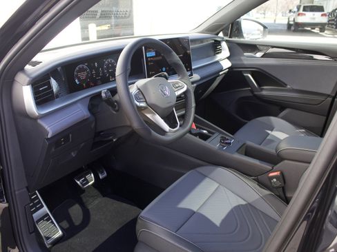 New 2026 Volkswagen Tiguan SE R-Line AWD/4WD image 10