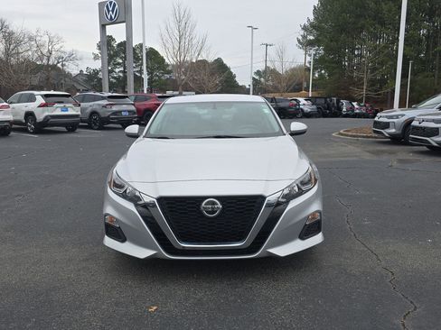 Used 2020 Nissan Altima 2.5 S image 2