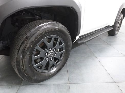 Used 2025 Toyota 4Runner SR5 image 28