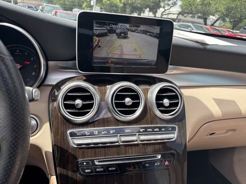 Used 2019 Mercedes-Benz GLC 300 image 16