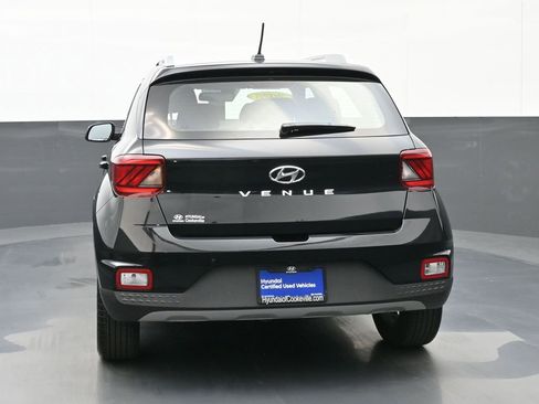 Certified 2026 Hyundai Venue SEL FWD image 5