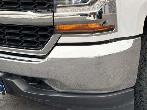 Used 2018 Chevrolet Silverado 1500 LT image 11