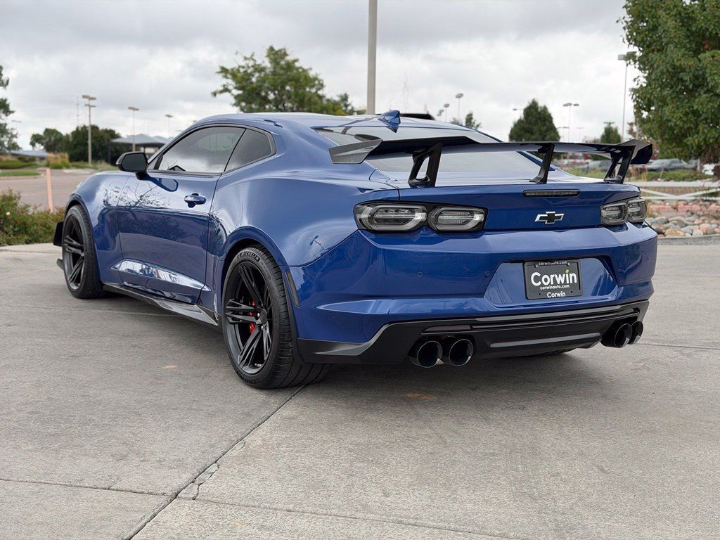 Used 2019 Chevrolet Camaro ZL1 RWD image 6
