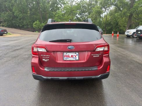 Used 2016 Subaru Outback 2.5i Limited AWD/4WD image 6