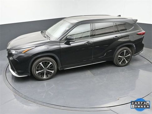 Used 2021 Toyota Highlander XSE image 32