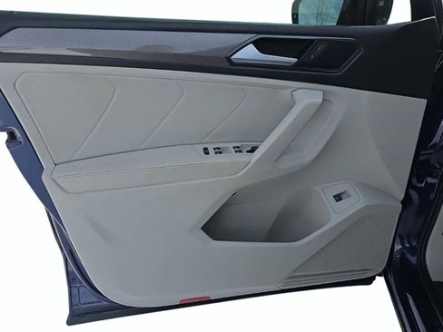 Used 2022 Volkswagen Tiguan SE image 11