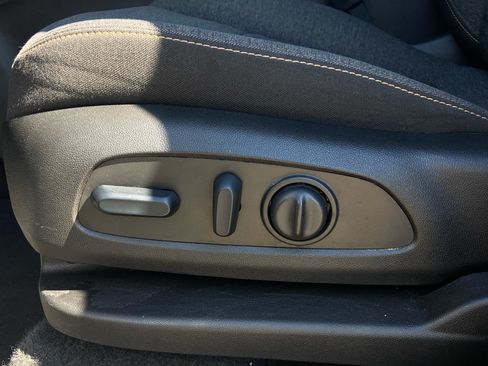 Used 2024 Chevrolet Equinox LT AWD/4WD image 9