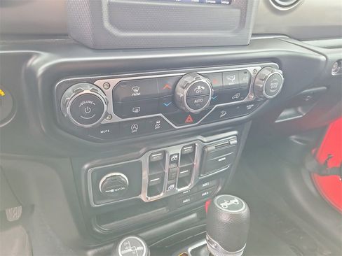 Used 2019 Jeep Wrangler Unlimited Sport S image 22