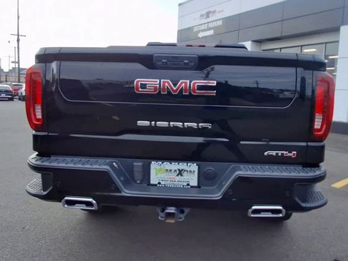 Used 2022 GMC Sierra 1500 AT4 image 3