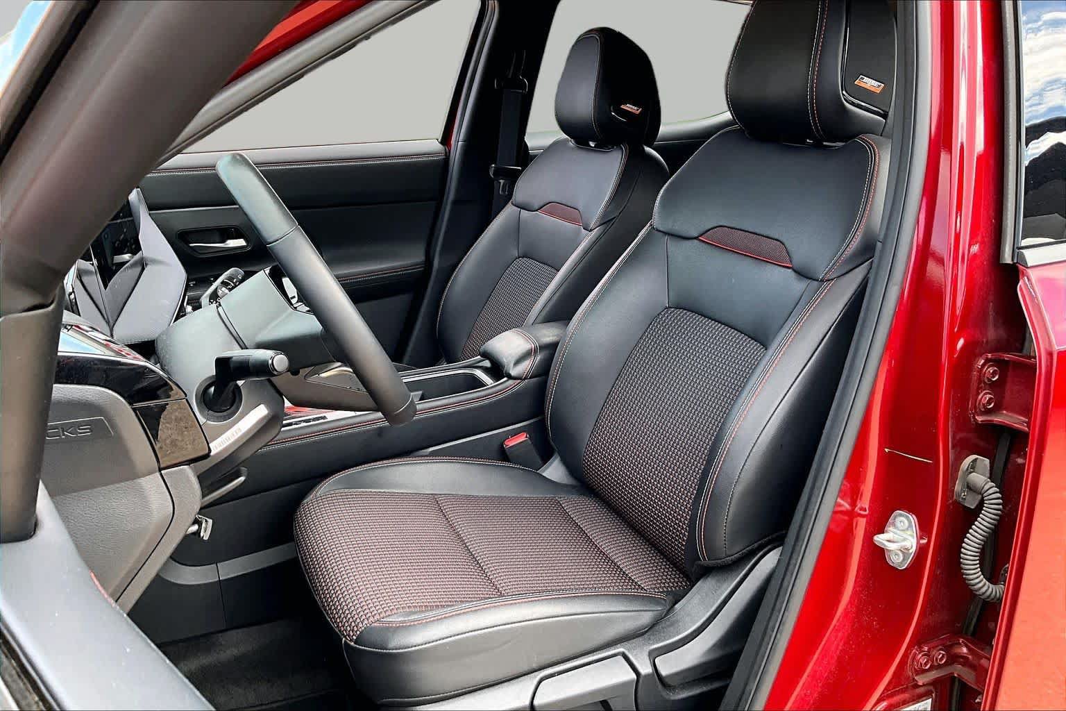 Certified 2025 Nissan Kicks SR w/ SR Premium Package FWD image 7