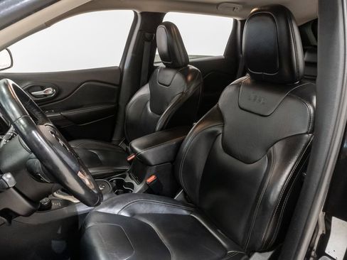 Used 2016 Jeep Cherokee Limited image 7