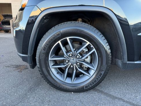 Used 2017 Jeep Grand Cherokee Limited w/ Luxury Group II image 26