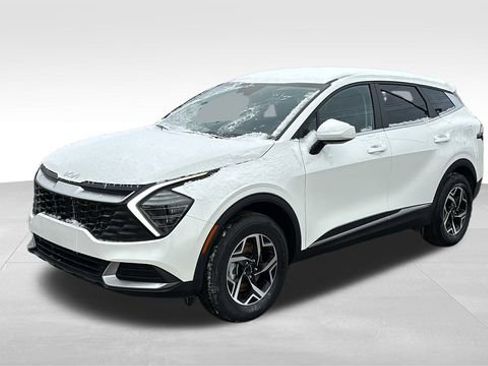 Used 2024 Kia Sportage LX image 3