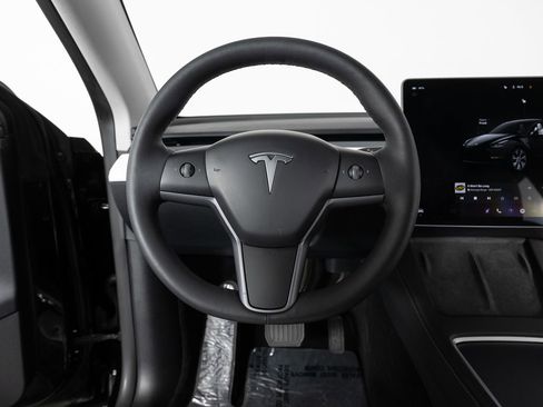 Used 2023 Tesla Model Y Long Range image 31