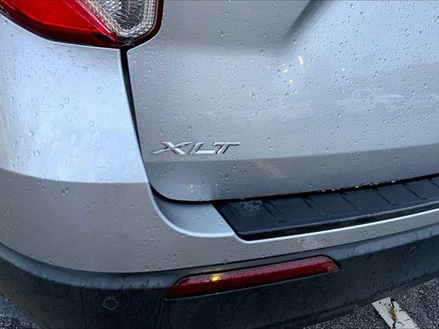 Used 2022 Ford Explorer XLT image 29