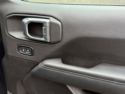 Used 2023 Jeep Wrangler Unlimited Sahara image 8