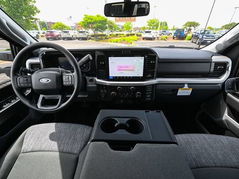 New 2026 Ford F250 XLT w/ XLT Premium Package AWD/4WD image 24
