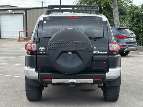 Used 2014 Toyota FJ Cruiser 4WD w/ Convenience Package image 7
