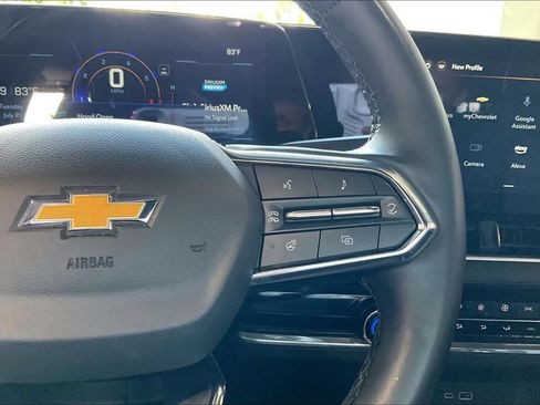 Used 2025 Chevrolet Equinox LT w/ Convenience Package II FWD image 9