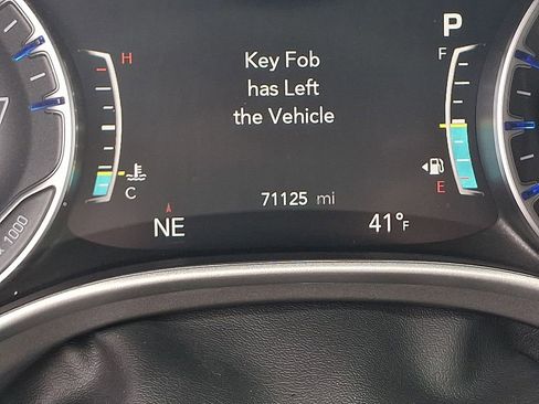 Used 2024 Chrysler Pacifica Touring-L image 20