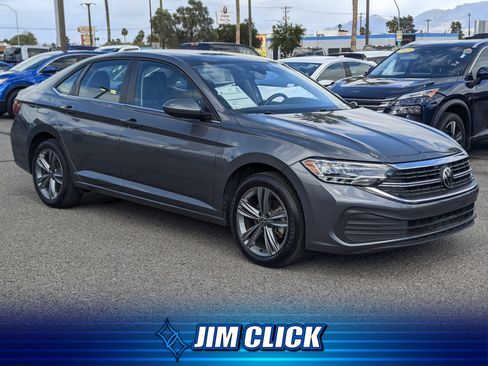 Used 2024 Volkswagen Jetta SE image 1