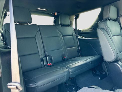 Used 2025 GMC Yukon Denali RWD image 28