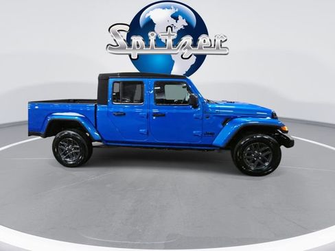 Used 2024 Jeep Gladiator Sport image 9
