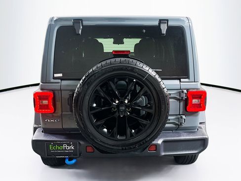 Used 2024 Jeep Wrangler Unlimited Sahara AWD/4WD image 7