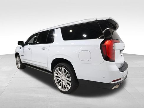 Used 2026 GMC Yukon XL Denali w/ Denali Reserve Package AWD/4WD image 2