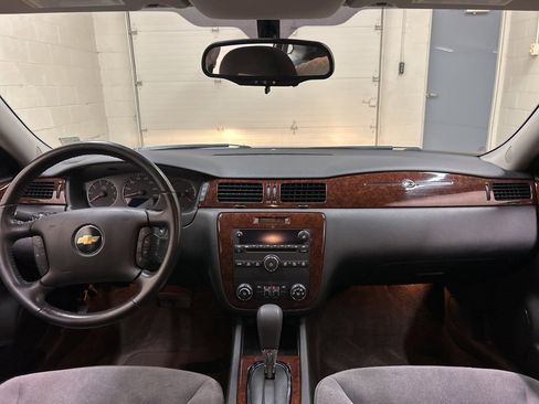 Used 2011 Chevrolet Impala LT image 17