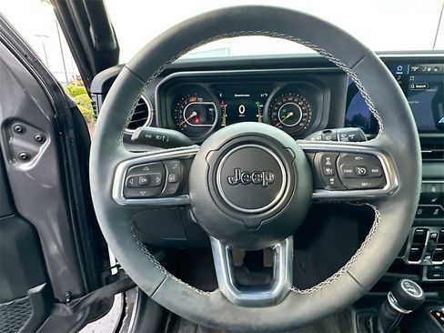 Used 2025 Jeep Wrangler Sahara w/ Safety Group image 18